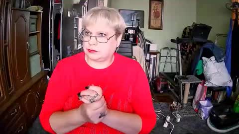 Snapshot of beverlyqcynia chatting on 11-09-25, 12:03 BeverlyQCynia online show from 11-09-25, 12:03