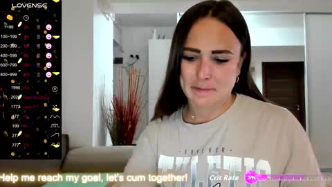 Snapshot of beyoncedoll chatting on 09-28-25, 06:13 BeyonceDoll Twitter DollBeyonce online show from 09-28-25, 06:13