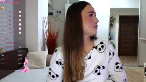 Snapshot of beyoncedoll chatting on 11-26-25, 06:09 BeyonceDoll Twitter DollBeyonce online show from 11-26-25, 06:09