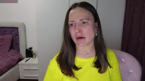   BeyonceDoll       Twitter DollBeyonce    online show from 03-06-26, 11:34