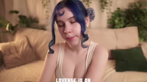 Eliz online show from 12-19-25, 01:45