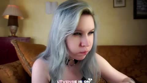 Snapshot of bezuya chatting on 06-19-26, 02:38 Eliz online show from 06-19-26, 02:38
