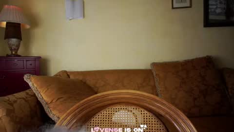 Snapshot of bezuya chatting on 06-25-26, 02:33 Eliz online show from 06-25-26, 02:33