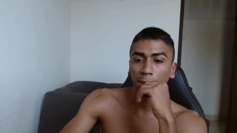 Snapshot of bfernando_05 chatting on 02-14-25, 09:10 BAYRON online show from 02-14-25, 09:10