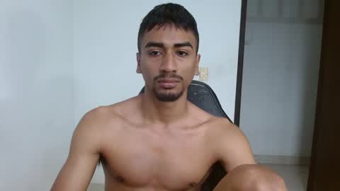 Snapshot of bfernando_05 chatting on 09-20-25, 11:44 BAYRON online show from 09-20-25, 11:44