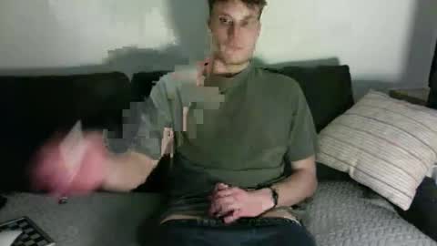 Snapshot of bgnzzz chatting on 11-23-25, 05:35 bgnzzz online show from 11-23-25, 05:35