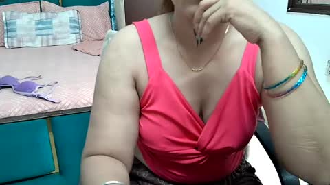 Snapshot of bhabhi_lovely chatting on 08-03-26, 03:49 bhabhi_lovely online show from 08-03-26, 03:49