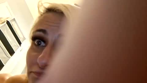 Snapshot of bhaddiexbitch3 chatting on 06-10-26, 08:13 Pretty Pettie Princess online show from 06-10-26, 08:13