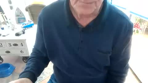 Snapshot of bi_and_more chatting on 01-15-26, 10:53 Manfred online show from 01-15-26, 10:53