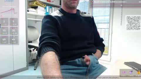 My name is David and if you like public exhibitions you wont be disappointed with me LoL - My favorite vibes is 44  online show from 02-06-25, 04:36