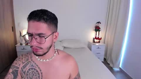 Snapshot of bianca_and_maxwell chatting on 01-08-26, 03:03 bianca and maxwell online show from 01-08-26, 03:03