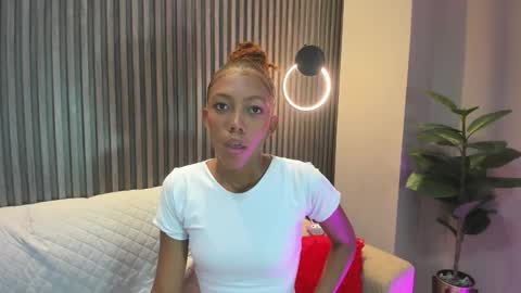 Snapshot of biancaa__18 chatting on 10-26-25, 11:38 biancaa__18 online show from 10-26-25, 11:38