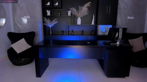 Bianca Pierce online show from 12-15-25, 11:47