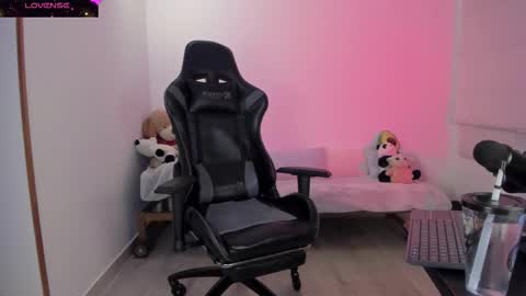 Snapshot of biancastrongg chatting on 10-14-25, 02:12 Biancastrong.. IGThebiancastrong online show from 10-14-25, 02:12