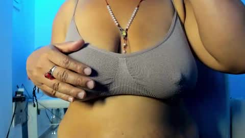 Snapshot of bibiana_js_ chatting on 02-17-26, 04:24 bibiana_js_ online show from 02-17-26, 04:24