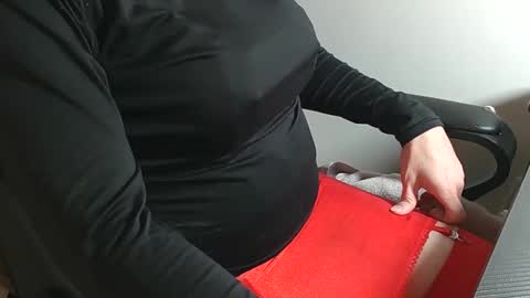 BiCDRachel online show from 11-18-25, 02:43