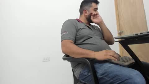 Snapshot of big_dad69 chatting on 09-17-25, 03:08 Tommy online show from 09-17-25, 03:08