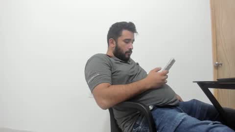 Snapshot of big_dad69 chatting on 10-05-25, 01:59 Tommy online show from 10-05-25, 01:59