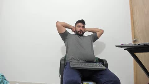 Snapshot of big_dad69 chatting on 11-01-25, 11:51 Tommy online show from 11-01-25, 11:51