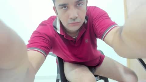 Snapshot of big_dad69 chatting on 11-26-25, 12:17 Tommy online show from 11-26-25, 12:17