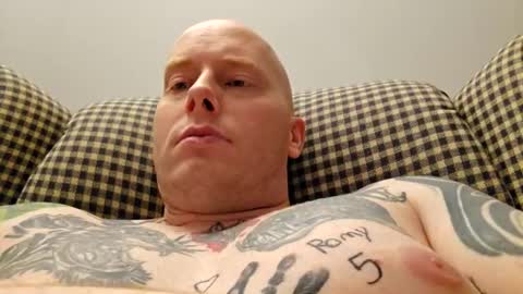 Snapshot of big_mat1988 chatting on 02-08-25, 02:15 big_mat1988 online show from 02-08-25, 02:15