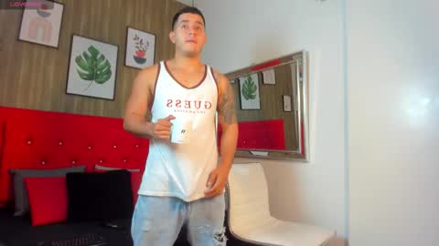 Snapshot of big_tylerr chatting on 11-18-25, 08:13 Tylerr online show from 11-18-25, 08:13