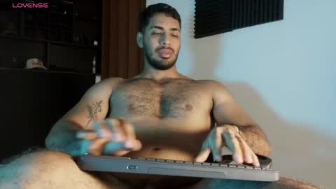 Snapshot of big_versxxx chatting on 05-18-26, 01:39 Hot Versx online show from 05-18-26, 01:39