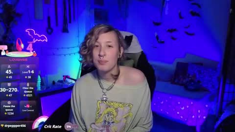 Snapshot of bigbearandbunny chatting on 11-11-25, 08:53 bigbearandbunny online show from 11-11-25, 08:53