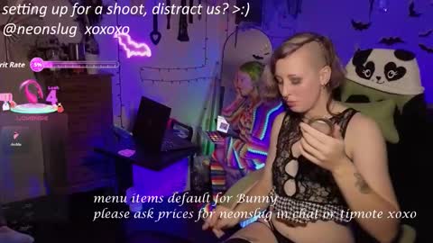 Snapshot of bigbearandbunny chatting on 12-18-25, 08:26 bigbearandbunny online show from 12-18-25, 08:26