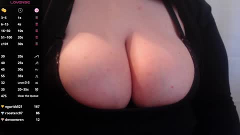 Snapshot of bigbittiesandfun chatting on 03-04-25, 08:16 bigbittiesandfun online show from 03-04-25, 08:16