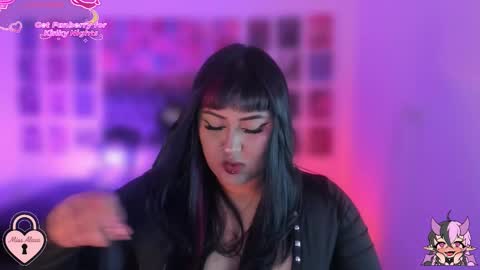 Snapshot of bigboobs_cloe chatting on 11-24-25, 05:51 bigboobs cloe online show from 11-24-25, 05:51