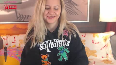 Snapshot of bigboobsarri chatting on 12-05-24, 10:44 BigBoobsArri online show from 12-05-24, 10:44