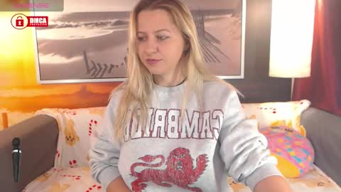 Snapshot of bigboobsarri chatting on 12-09-24, 07:18 BigBoobsArri online show from 12-09-24, 07:18