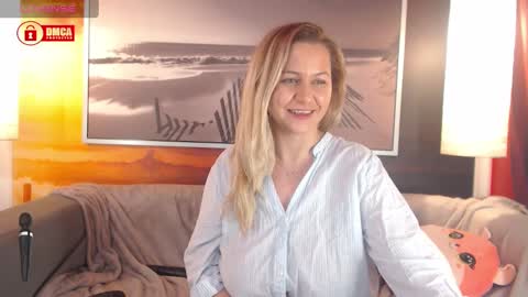 Snapshot of bigboobsarri chatting on 01-09-25, 12:14 BigBoobsArri online show from 01-09-25, 12:14