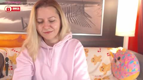 Snapshot of bigboobsarri chatting on 01-15-25, 07:55 BigBoobsArri online show from 01-15-25, 07:55