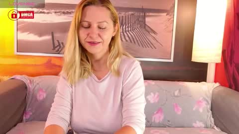 Snapshot of bigboobsarri chatting on 10-02-25, 10:11 BigBoobsArri online show from 10-02-25, 10:11