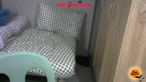 Snapshot of bigboobslyn chatting on 10-21-25, 03:57 bigboobslyn online show from 10-21-25, 03:57