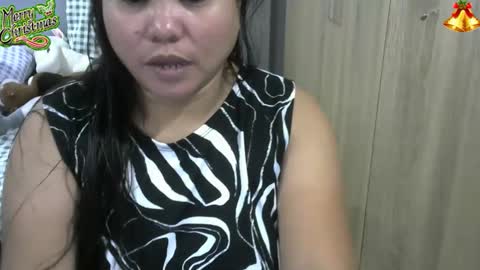 Snapshot of bigboobslyn chatting on 11-10-25, 04:17 bigboobslyn online show from 11-10-25, 04:17