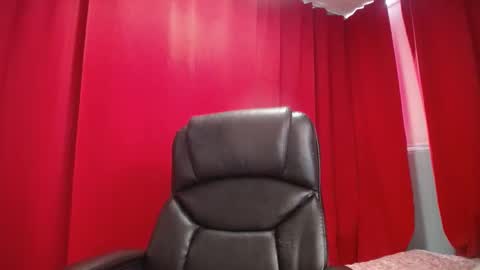 LaraFire online show from 09-22-25, 11:23