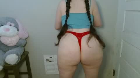Snapshot of bigbootybunny chatting on 06-25-26, 03:49 Isabella online show from 06-25-26, 03:49