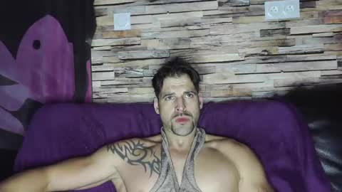 Snapshot of bigboyband chatting on 12-19-24, 05:29 Bigboyband online show from 12-19-24, 05:29