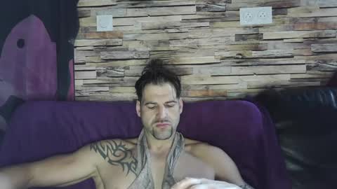 Snapshot of bigboyband chatting on 12-20-24, 09:11 Bigboyband online show from 12-20-24, 09:11