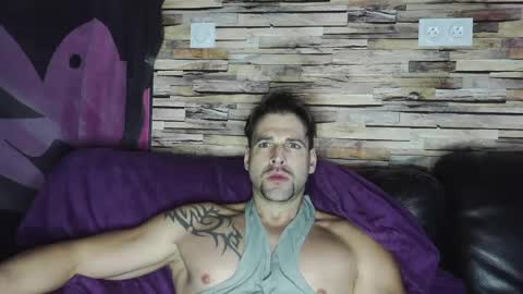 Snapshot of bigboyband chatting on 12-25-24, 04:11 Bigboyband online show from 12-25-24, 04:11