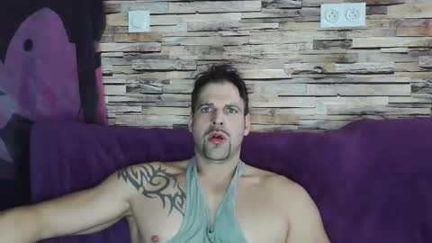 Snapshot of bigboyband chatting on 01-25-25, 04:03 Bigboyband online show from 01-25-25, 04:03