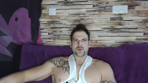 Snapshot of bigboyband chatting on 02-01-25, 08:29 Bigboyband online show from 02-01-25, 08:29