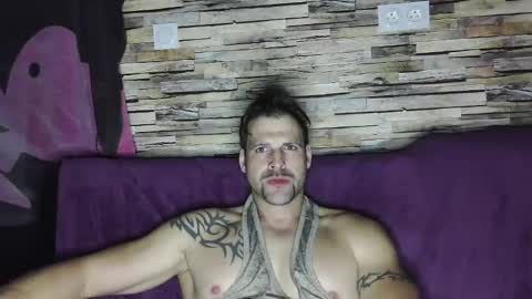 Snapshot of bigboyband chatting on 02-04-25, 07:33 Bigboyband online show from 02-04-25, 07:33