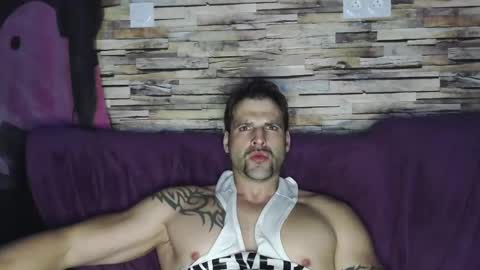 Snapshot of bigboyband chatting on 02-15-25, 07:28 Bigboyband online show from 02-15-25, 07:28