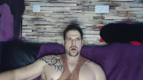 Snapshot of bigboyband chatting on 03-08-25, 05:11 Bigboyband online show from 03-08-25, 05:11