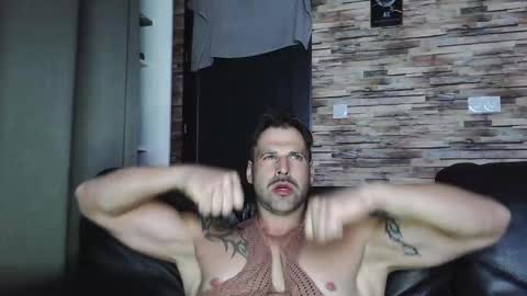 Snapshot of bigboyband chatting on 10-02-25, 06:04 Bigboyband online show from 10-02-25, 06:04