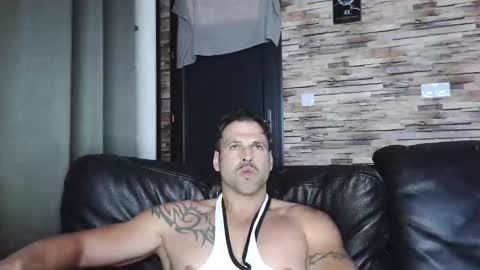 Snapshot of bigboyband chatting on 10-09-25, 05:22 Bigboyband online show from 10-09-25, 05:22